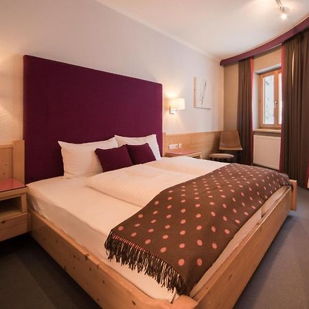 Hotel Montjola Sankt Anton am Arlberg Exteriör bild