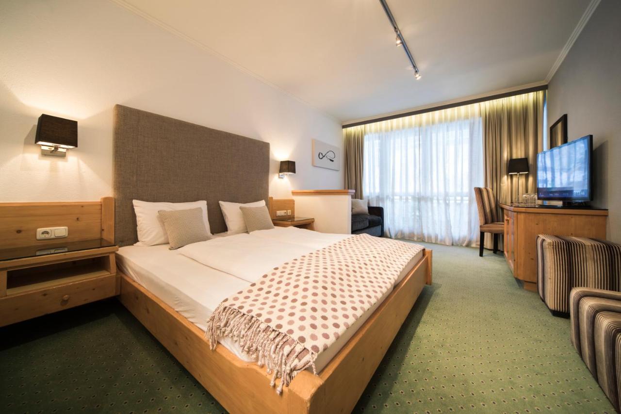 Hotel Montjola Sankt Anton am Arlberg Exteriör bild